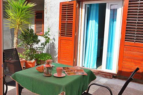 Hostal Rooms Anna