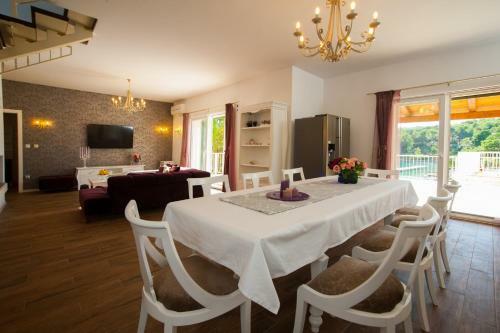 Beautiful Villa Sun Paradise