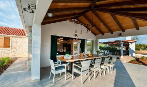 Luxury Villa Nature With Heated Private Pool, Sauna & Fire Pit