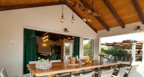 Luxury Villa Nature With Heated Private Pool, Sauna & Fire Pit