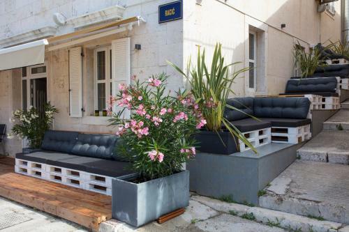 Hostal Olife Guesthouse