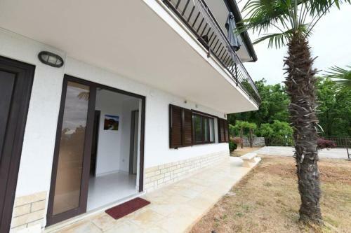 Gro�es Reihenhaus Mit Viel Gr�n Und Meerblick