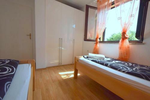 Apartments Zrinka