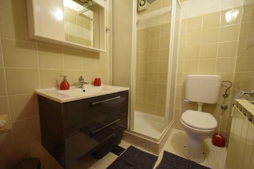 Apartments Zrinka