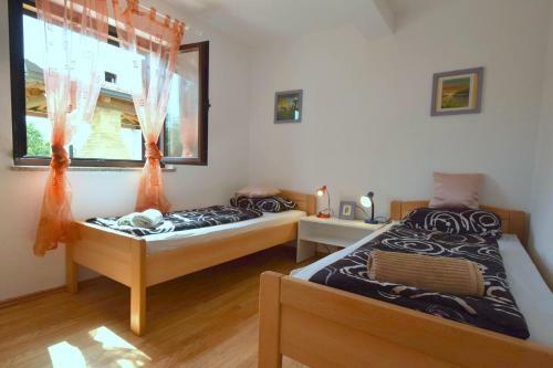 Apartments Zrinka