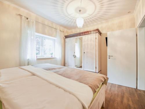 Lush Holiday Home In Drochtersen With Sauna & Jacuzzi