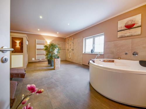 Lush Holiday Home In Drochtersen With Sauna & Jacuzzi
