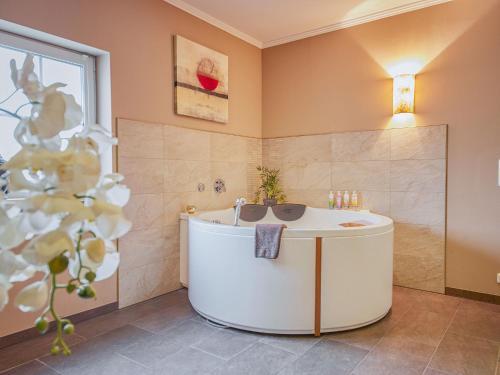 Lush Holiday Home In Drochtersen With Sauna & Jacuzzi