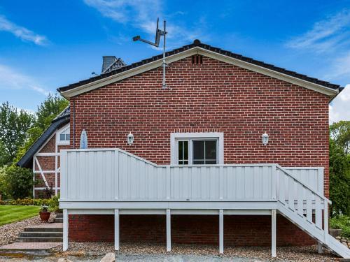 Lush Holiday Home In Drochtersen With Sauna & Jacuzzi