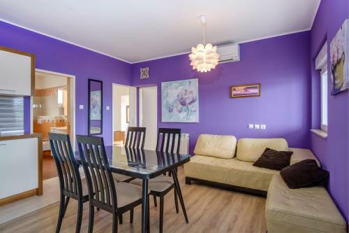 Kon-tiki Apartments