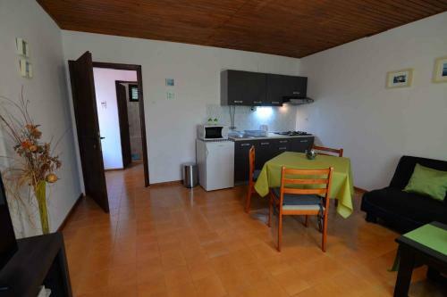 Apartment In Mali Losinj 36511