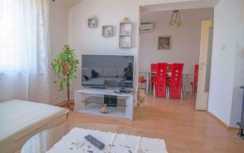 Apartment In Mali Losinj 35946