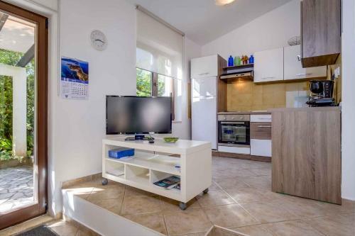 Apartment In Mali Losinj 38399