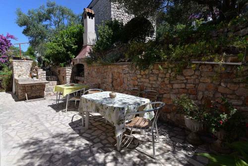 Apartment In Mali Losinj 33349