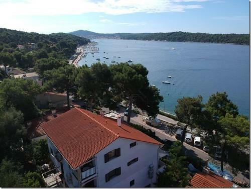 Apartments & Rooms Bianca