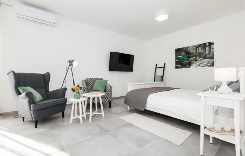 Beautiful Apartment In Mali Losinj With Wifi
