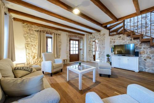 Villa Stone-exceptional Private Estate