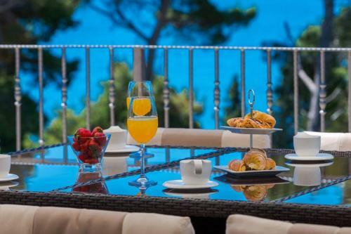 Villa Mlini With Private Pool And Sea View