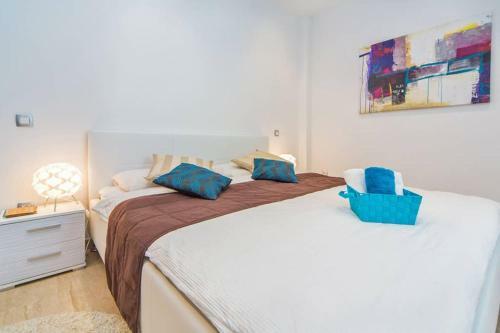 Villa Mlini With Private Pool And Sea View