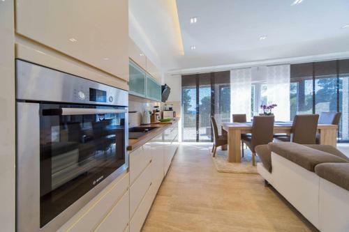 Villa Mlini With Private Pool And Sea View