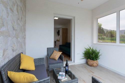 Brand New Two Bedroom Apartment Maro