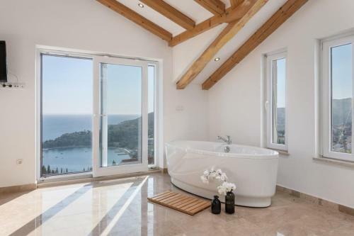 Villa Infinity