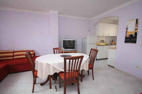 Apartments With A Parking Space Murter - 5100