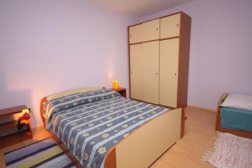 Apartments With A Parking Space Murter - 5100