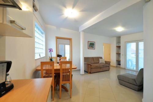 Apartmani Vedrana, Murter