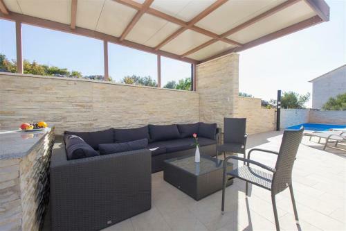 Villa Top Of Murter, Two Bedroom Apartment