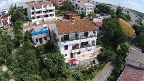 Apartments ?udi?