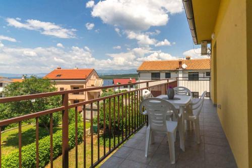 Apartment In Njivice/insel Krk 38350