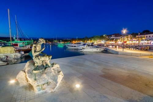 Njivice, Otok Krk, Apartman Dora