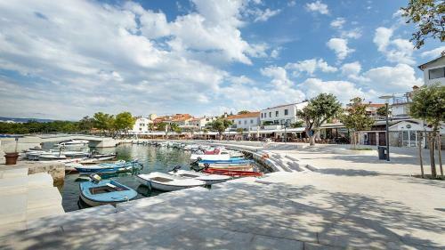 Njivice, Otok Krk, Apartman Dora