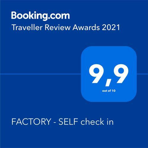 Apartamentos Factory - Self Check In