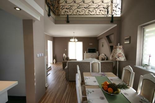 Holiday House Leona