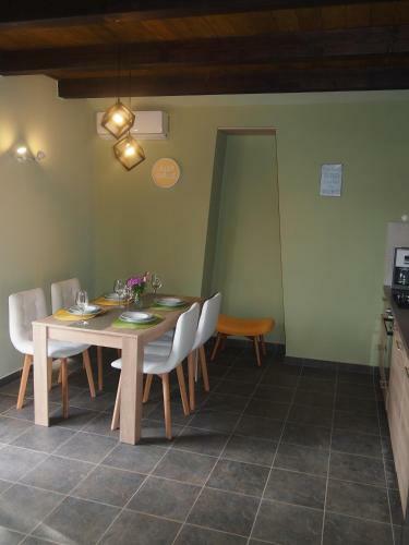 Hostal Guest House With Pool