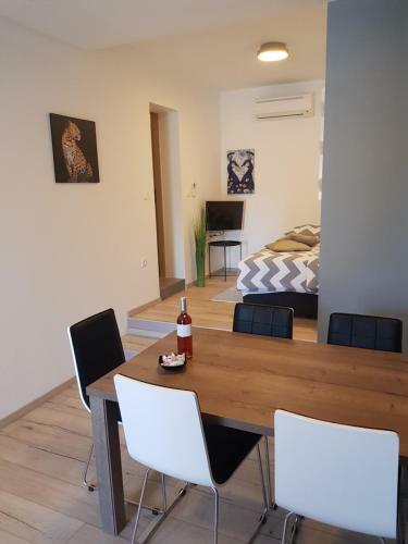 Hostal Guest House With Pool