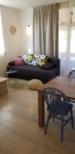 Hostal Guest House With Pool