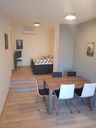 Hostal Guest House With Pool