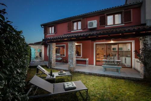Poiai Stonehouse With Jacuzzi