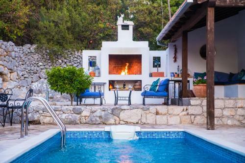 Villa Solar - Ethno Art Village Podcempres