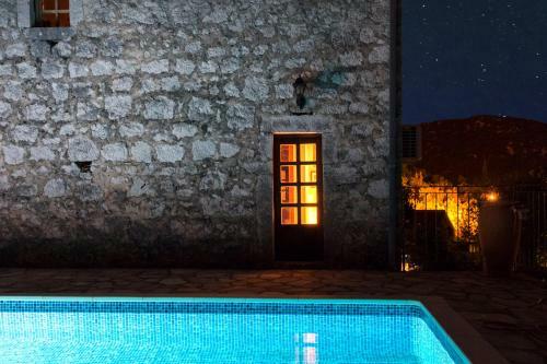 Villa Solar - Ethno Art Village Podcempres
