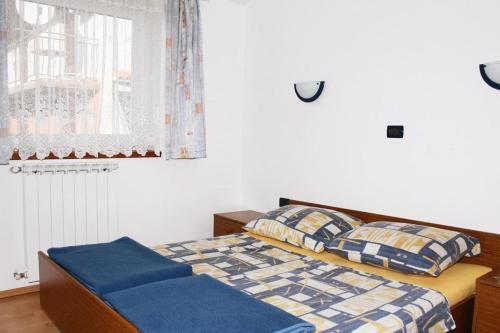Apartments With A Parking Space Novigrad - 2537
