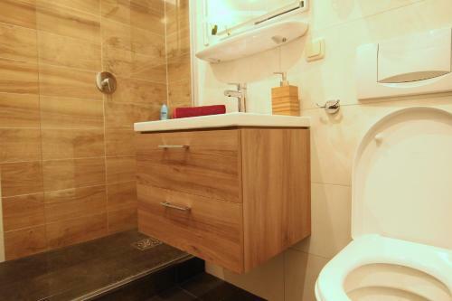 Apartment / Flat / Wohnung Im Herzen Von Dresden