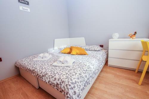 Hostal Holiday Home M&e