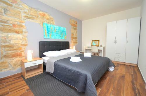 Stella Apartments
