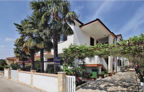 Apartamentos Corinne Garden Residence