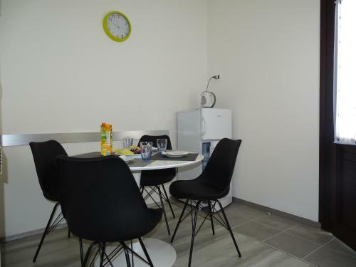 Olga Apartment Near The Beach