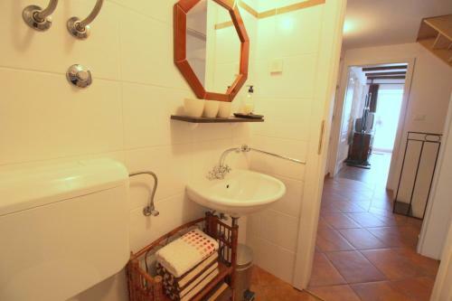 Apartamento Dea, 180 M From The Beach